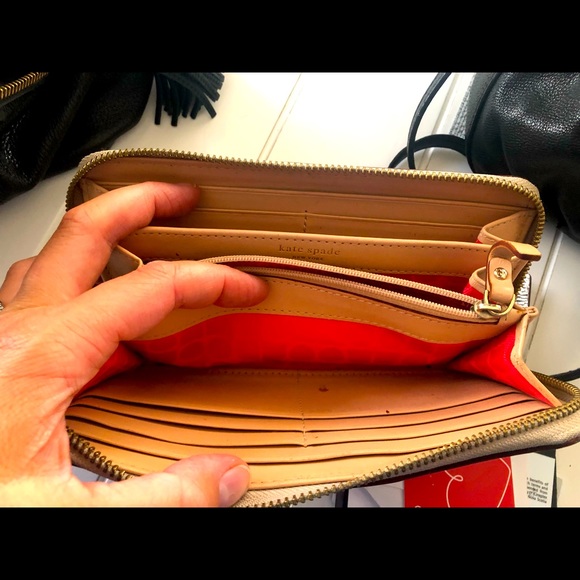 Leather Kate Spade ♠️ wallet - Picture 4 of 4